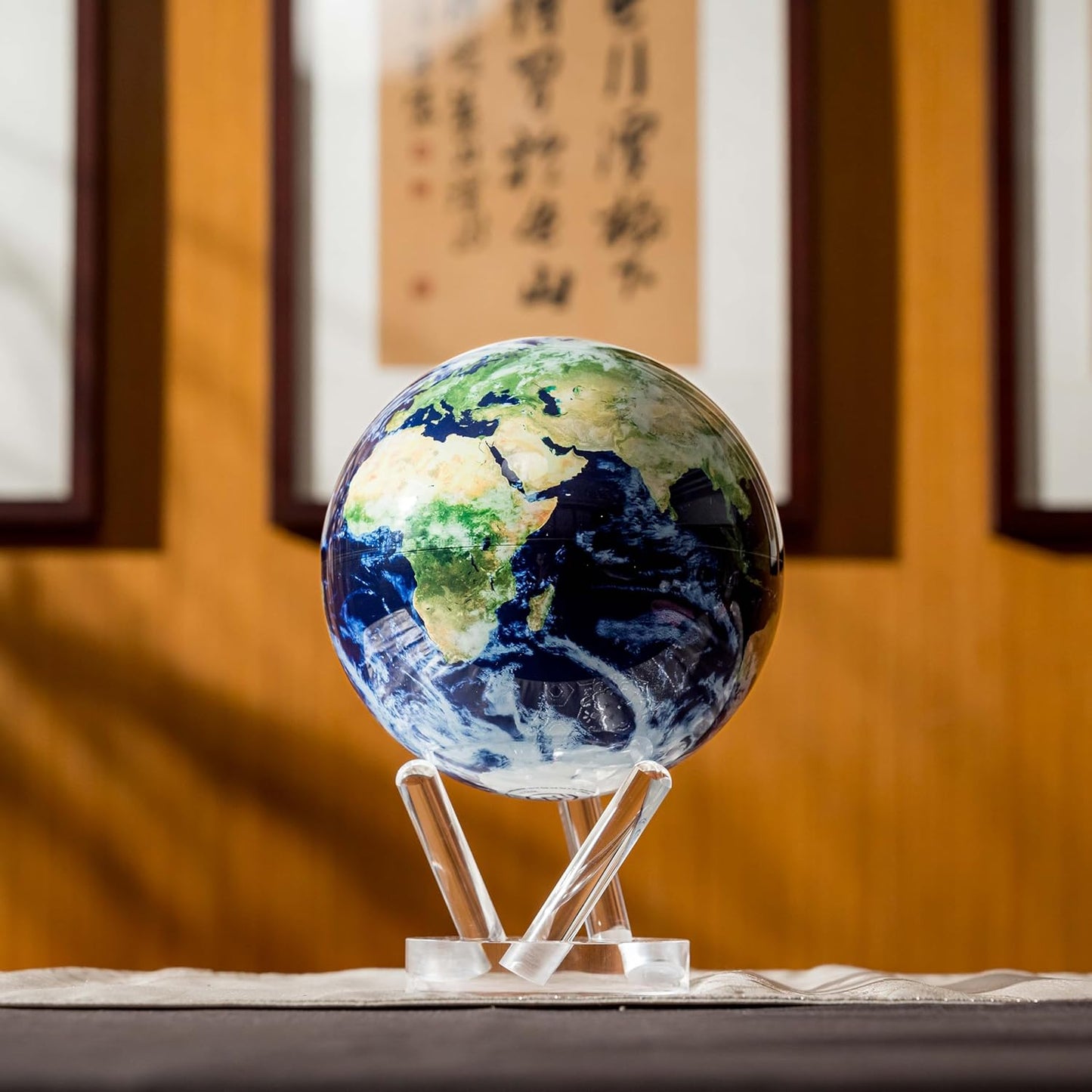 360 Degree Orbit Globe™